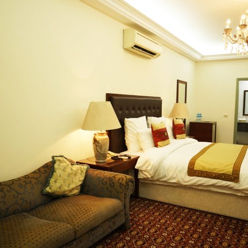 DELUXE ROOM